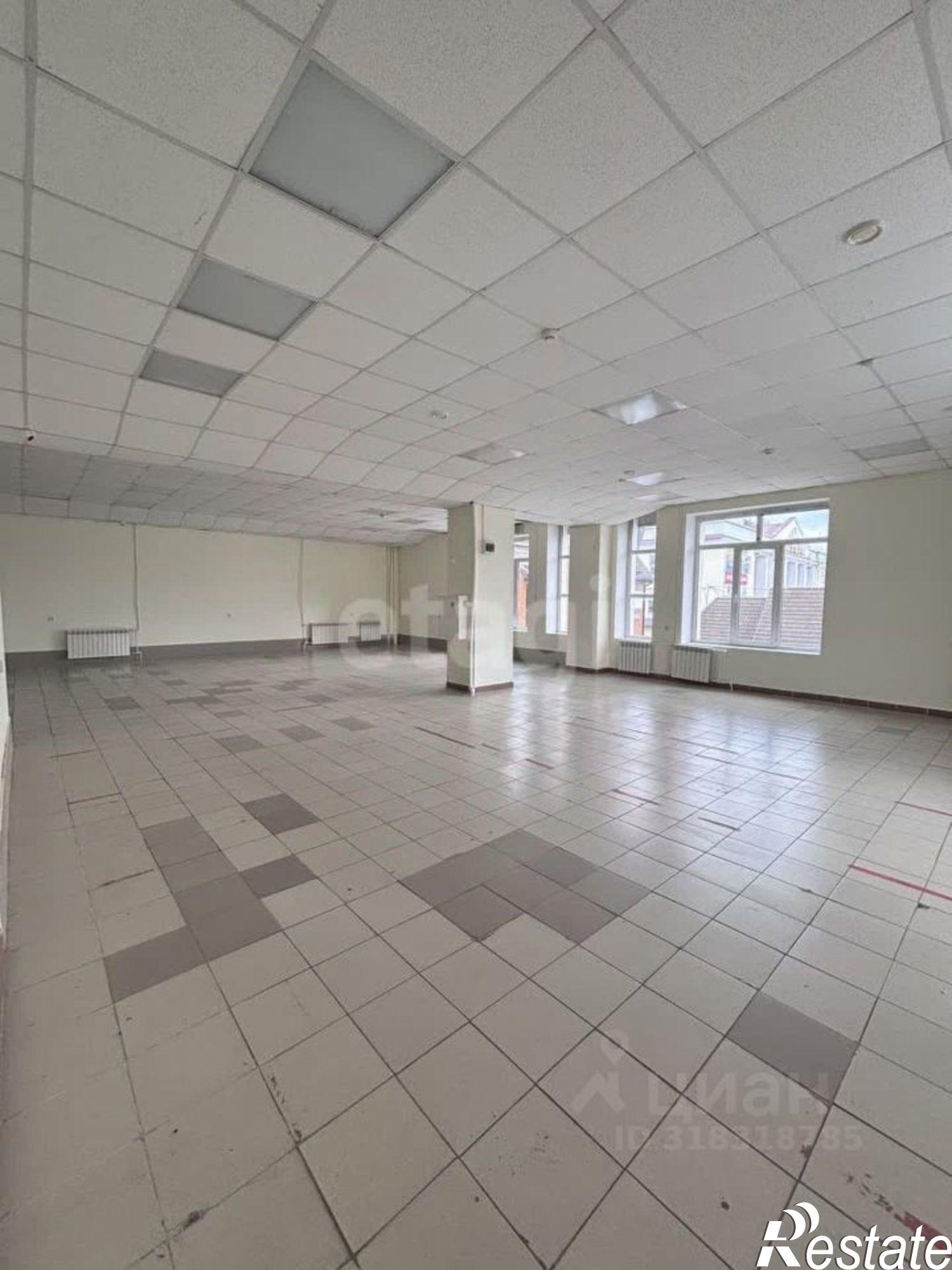 Сдать торговое помещение за 120 000 рублей на улица Нагуманова