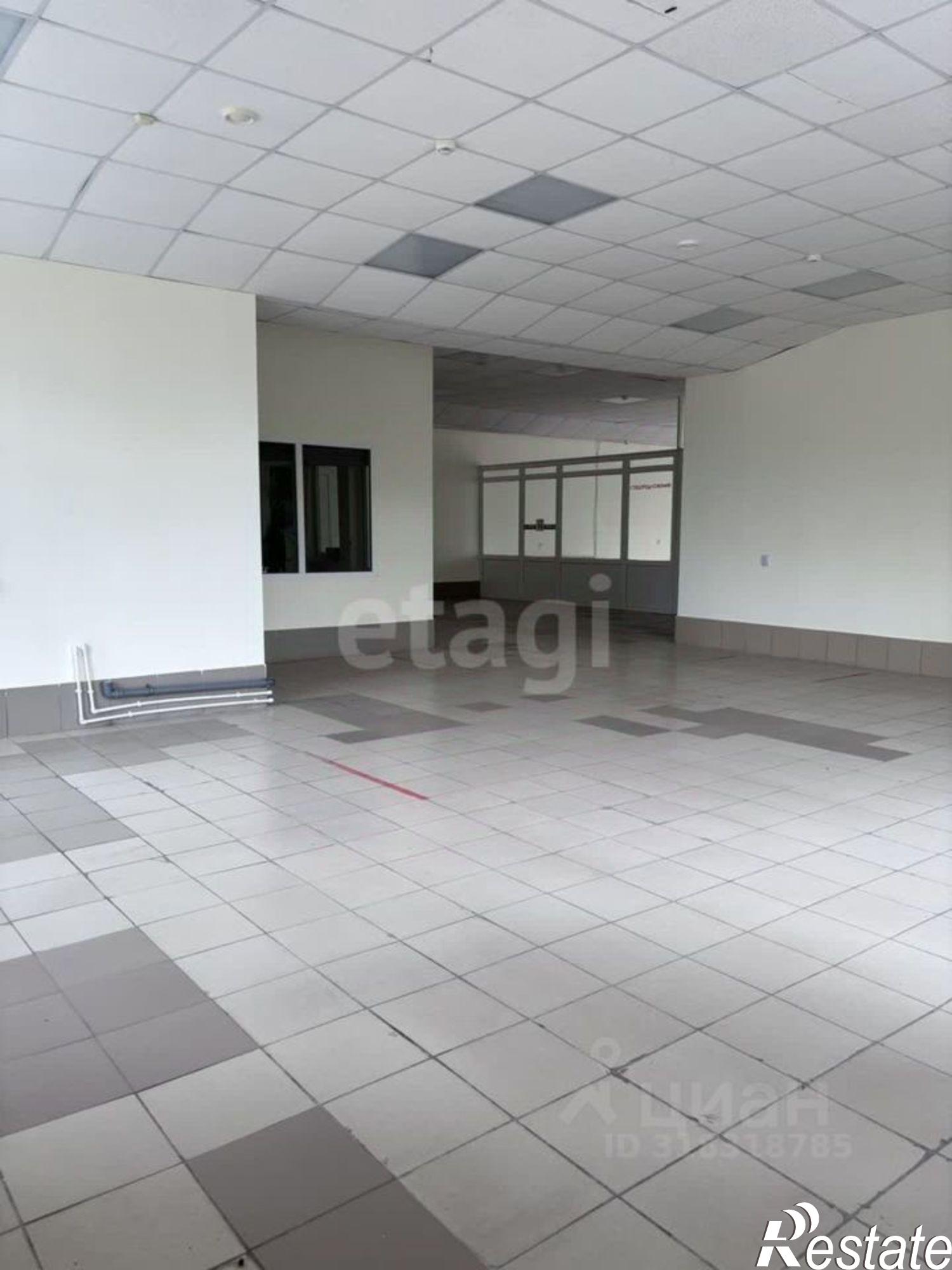 Сдать торговое помещение за 120 000 рублей на улица Нагуманова