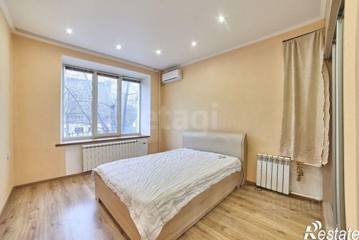 2-комн квартира Революционная улица, 15,  д. 15