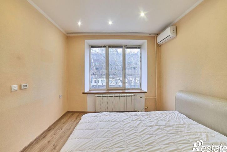 2-комн квартира Революционная улица, 15,  д. 15