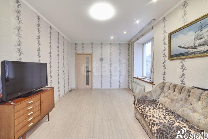 2-комн квартира Революционная улица, 15,  д. 15