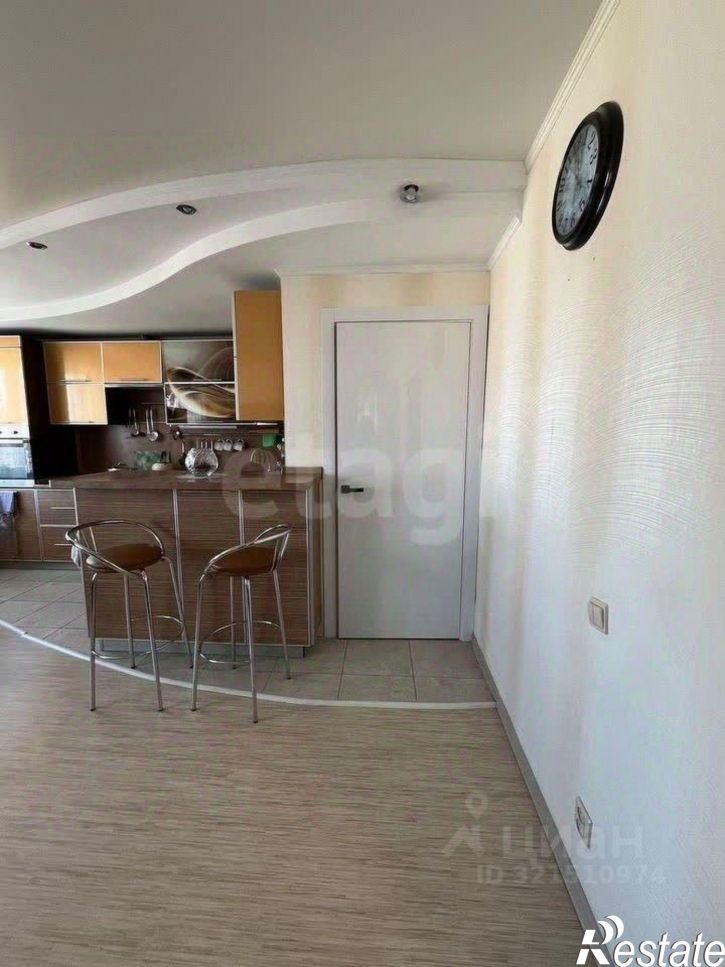 4-комн квартира улица Артёма, 146,  д. 146