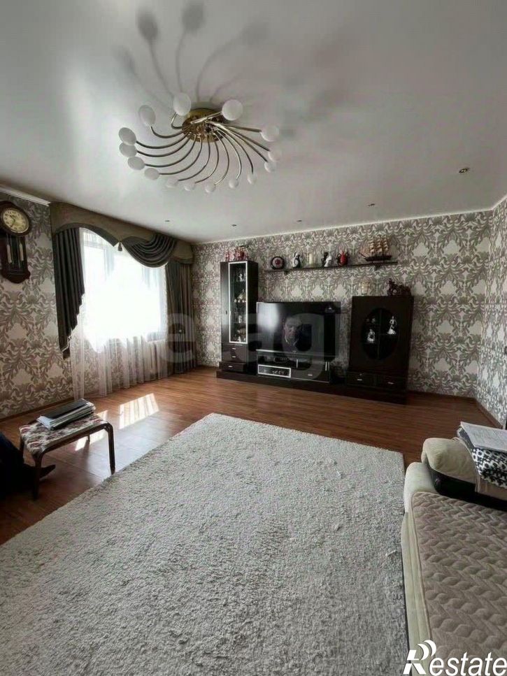 4-комн квартира улица Артёма, 146,  д. 146