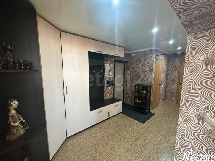 3-комн квартира улица Худайбердина, 140А,  д. 140А