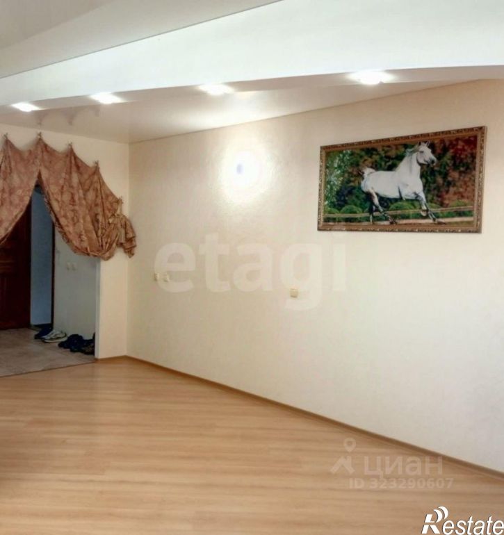 3-комн квартира улица Караная Муратова, 2,  д. 2