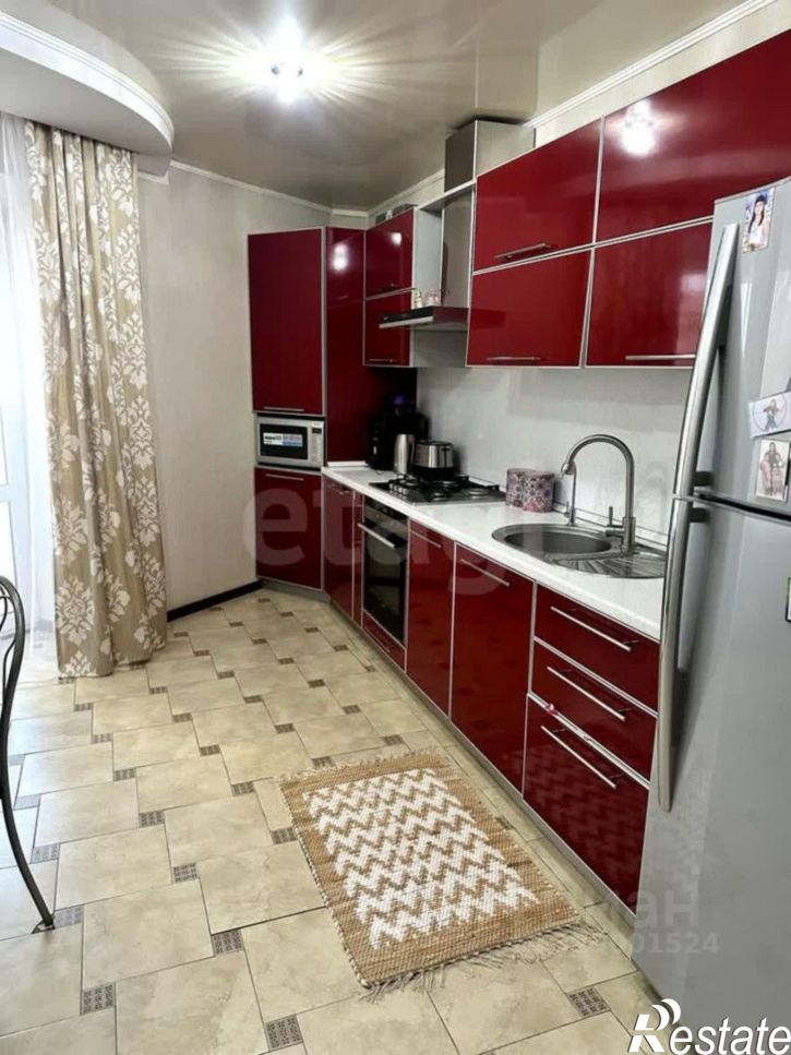 3-комн квартира улица Караная Муратова, 6,  д. 6