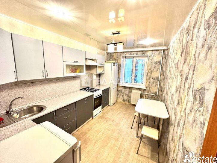 2-комн квартира улица Артёма, 100,  д. 100