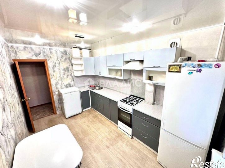 2-комн квартира улица Артёма, 100,  д. 100