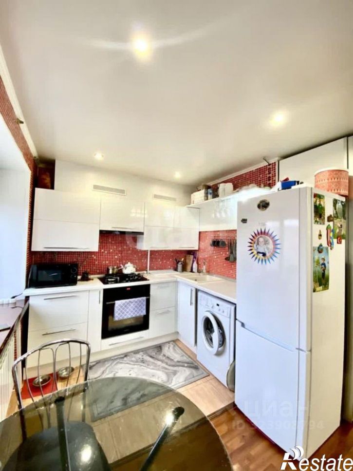 2-комн квартира улица Нахимова, 1,  д. 1