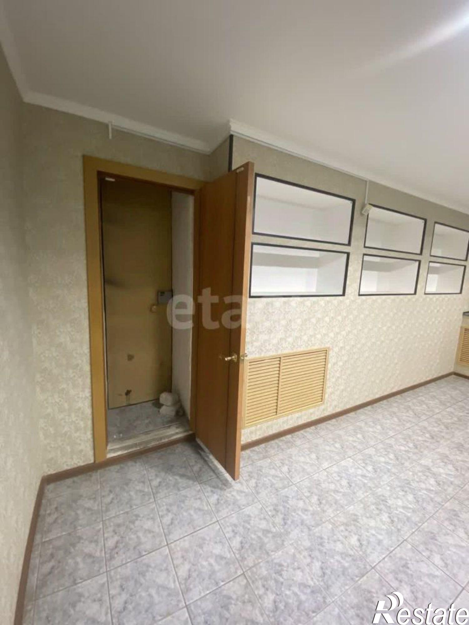 Купить офис, помещение под офис за 10 433 400 рублей на ул Худайбердина, 95