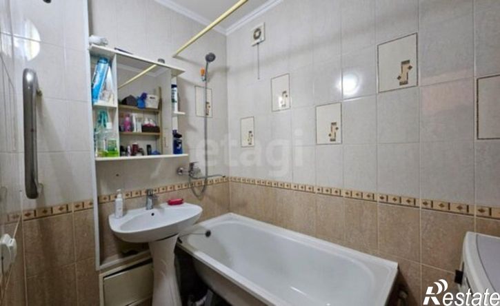 2-комн квартира улица Артёма, 118,  д. 118