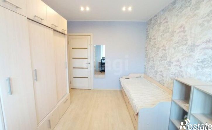 3-комн квартира улица Артёма, 137,  д. 137