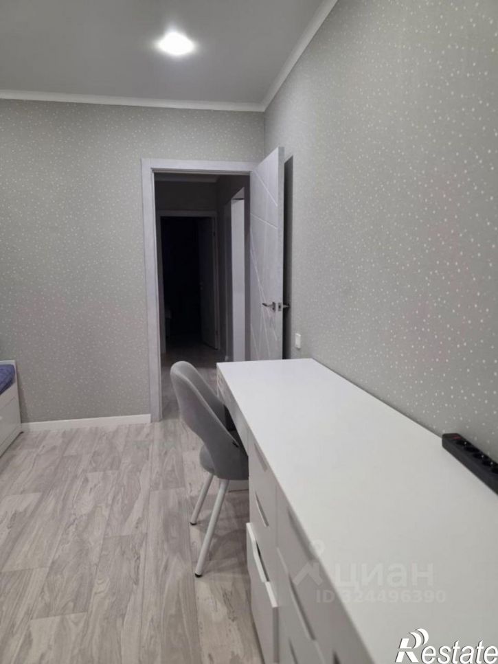 3-комн квартира улица Артёма, 141,  д. 141