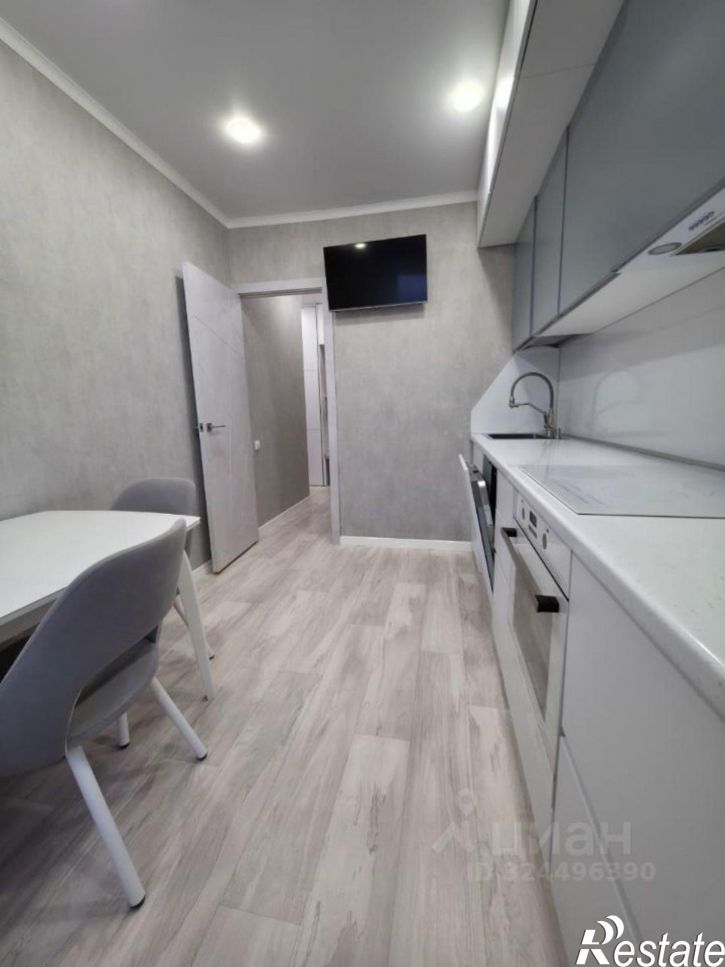 3-комн квартира улица Артёма, 141,  д. 141