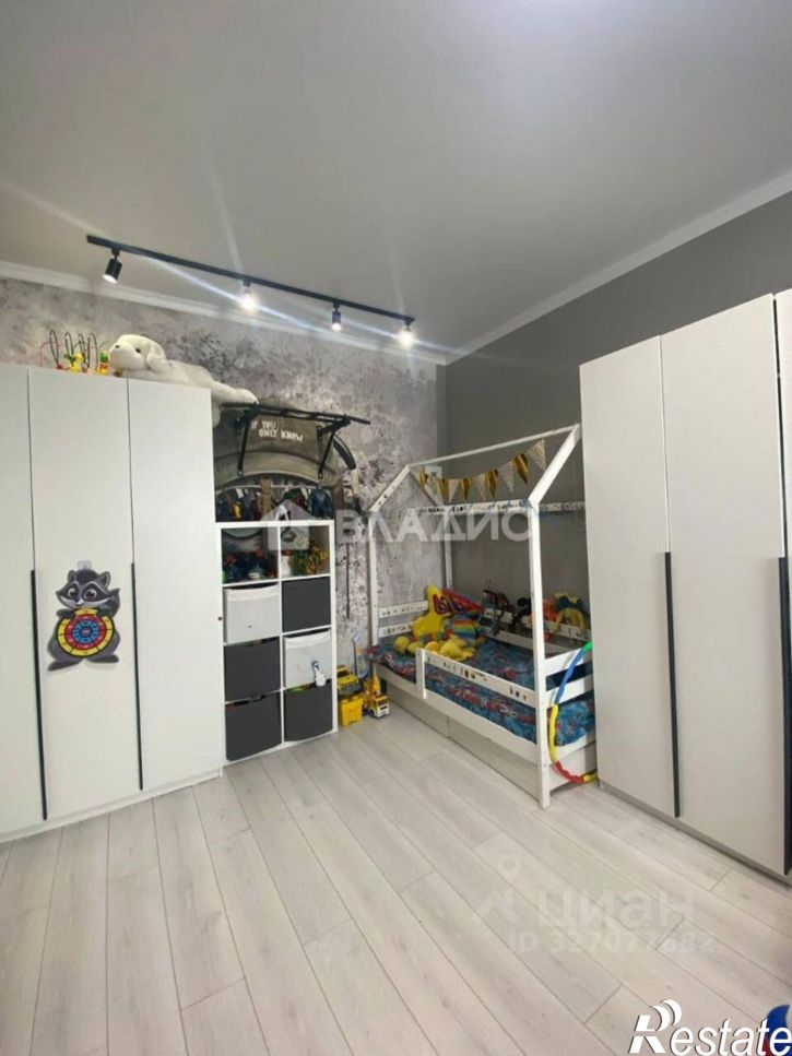 3-комн квартира ул Суворова, 10,  д. 10
