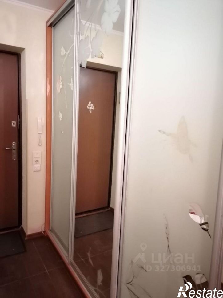 2-комн квартира Лазурная улица, 17,  д. 17