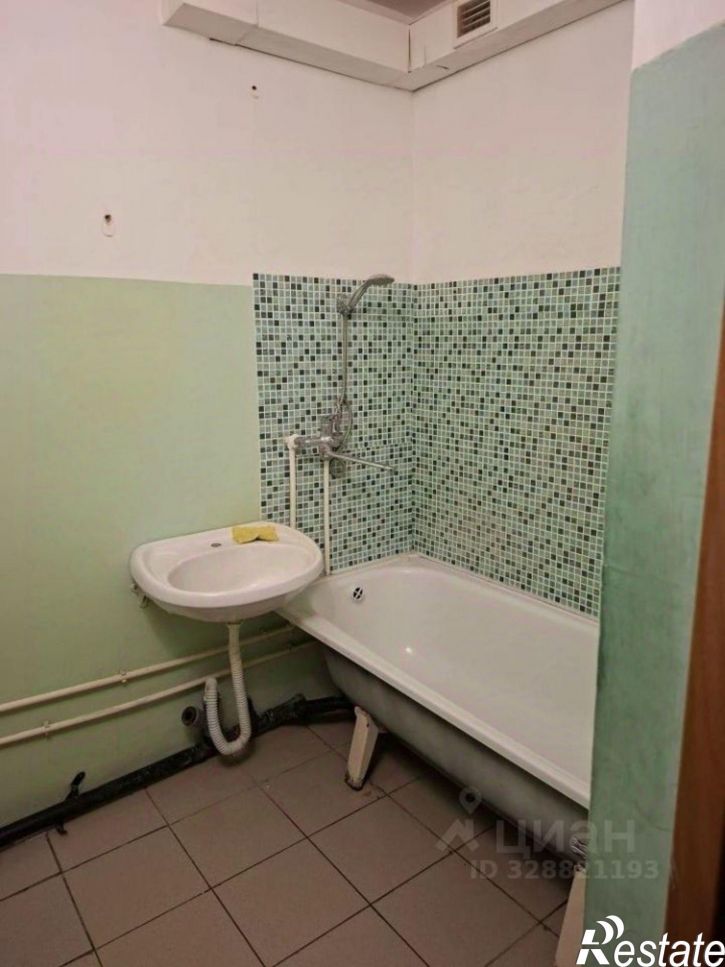2-комн квартира Лазурная улица, 13,  д. 13