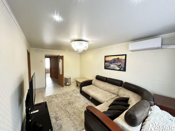 3-комн квартира ул Сазонова, 8,  д. 8