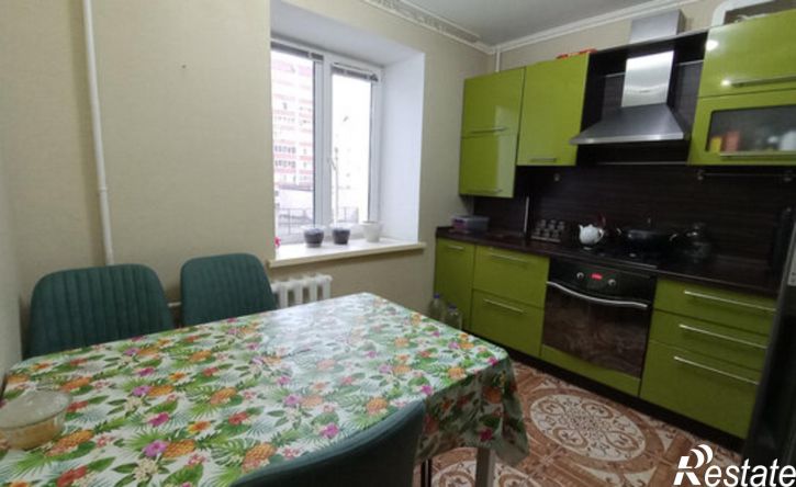 3-комн квартира ул Артема, 100,  д. 100