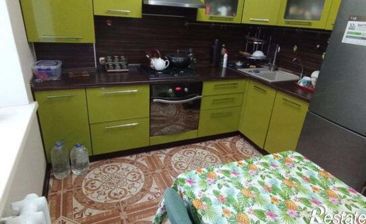 3-комн квартира ул Артема, 100,  д. 100
