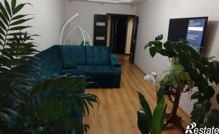 3-комн квартира ул Артема, 100,  д. 100