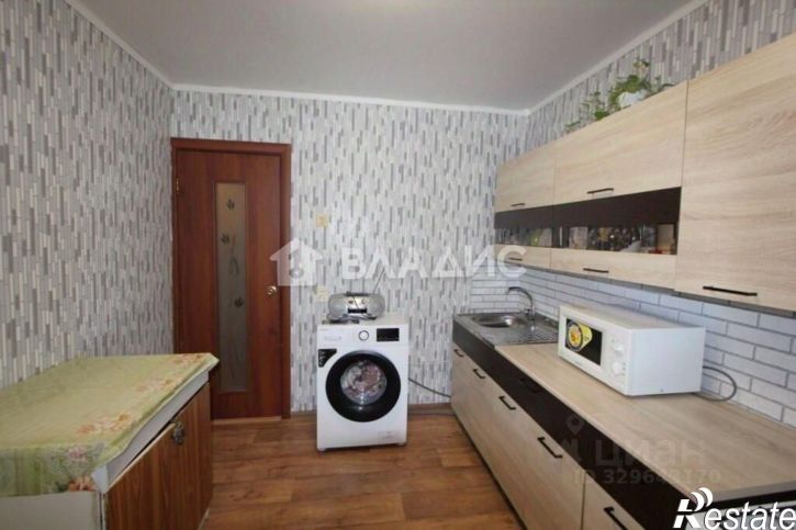4-комн квартира улица Артёма, 63,  д. 63