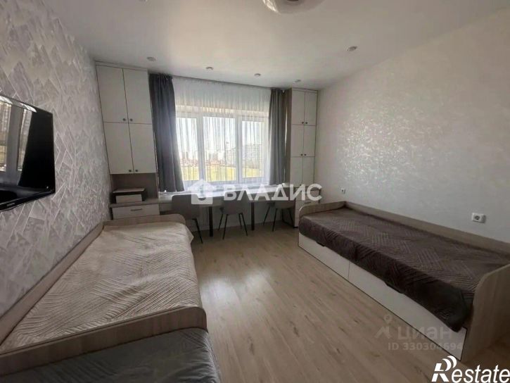 2-комн квартира пр-кт Октября, 42,  д. 42