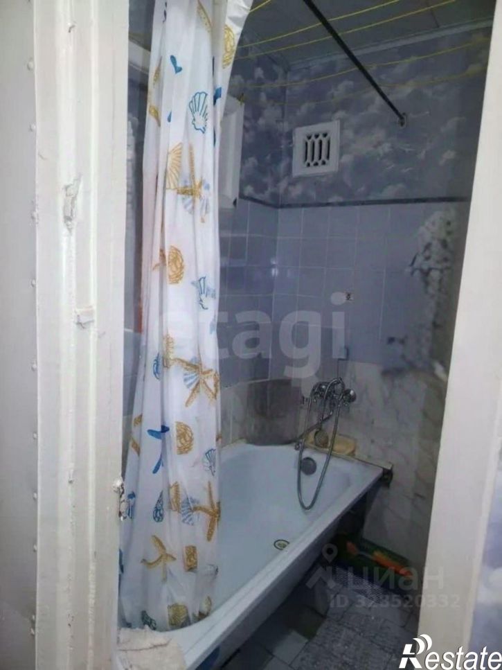 3-комн квартира улица Блюхера, 2,  д. 2