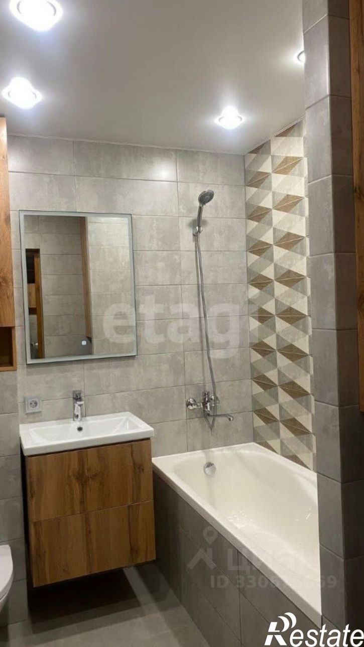 3-комн квартира ул Артема, 70,  д. 70