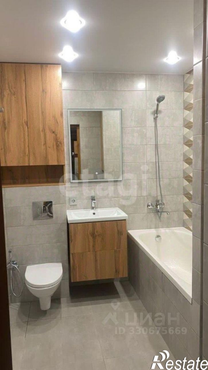 3-комн квартира ул Артема, 70,  д. 70