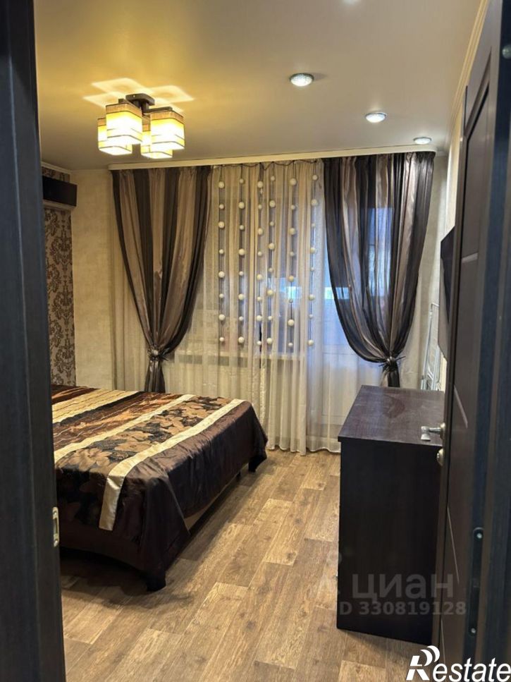 4-комн квартира Коммунистическая улица, 84,  д. 84