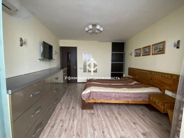 3-комн квартира Артема, 70