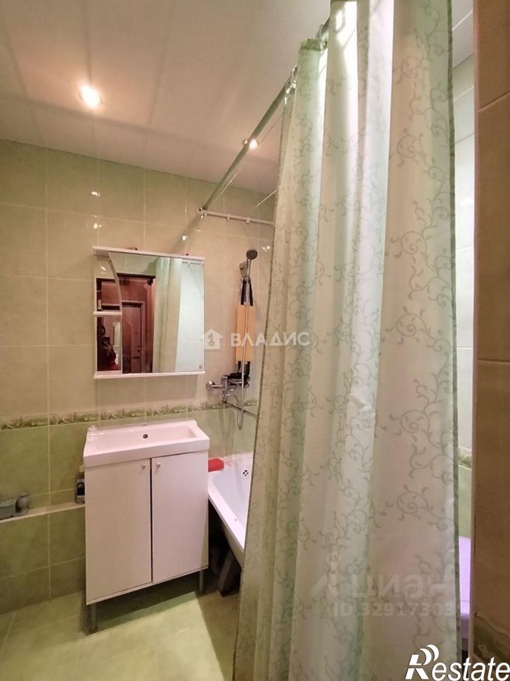 2-комн квартира улица Строителей, 10,  д. 10