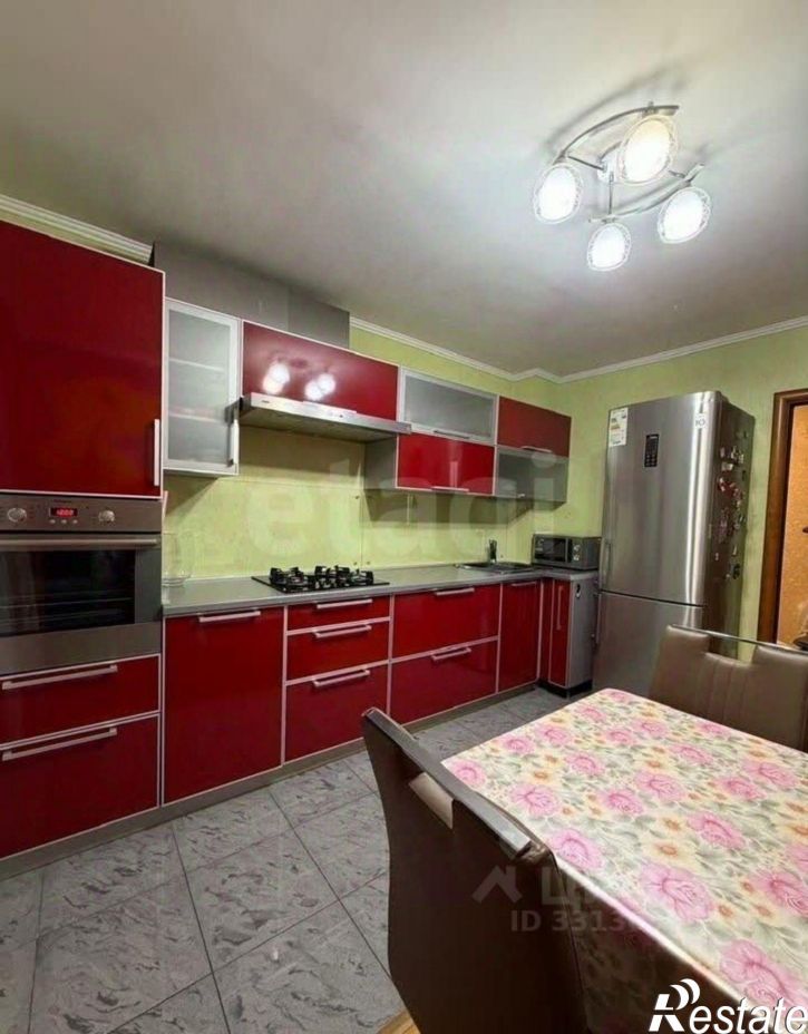 3-комн квартира Лазурная улица, 13,  д. 13