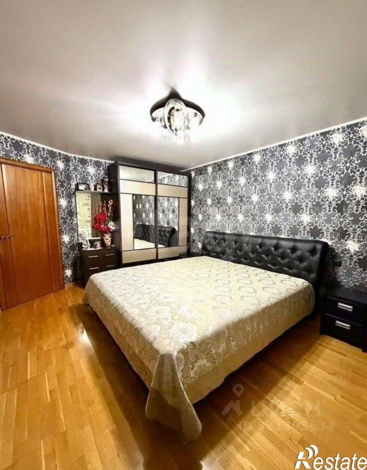 3-комн квартира Лазурная улица, 13,  д. 13