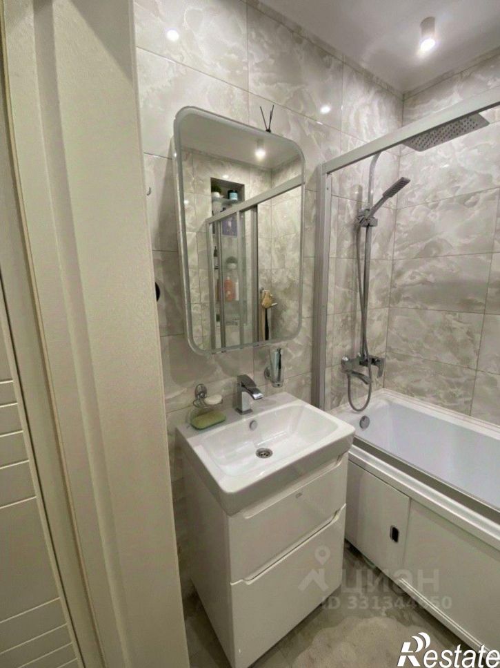 2-комн квартира пр-кт Октября, 42,  д. 42