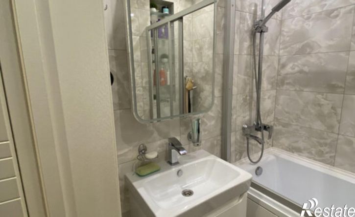 2-комн квартира пр-кт Октября, 42,  д. 42