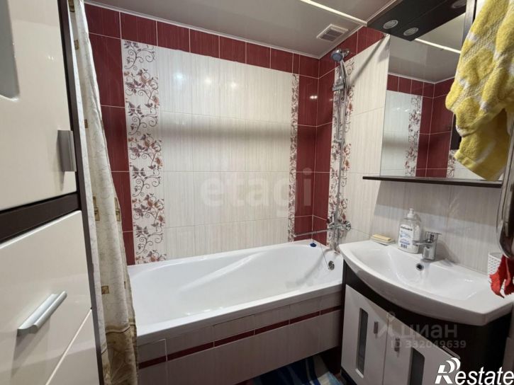 2-комн квартира ул Артема, 102,  д. 102