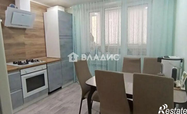 3-комн квартира ул Строителей, 18,  д. 18