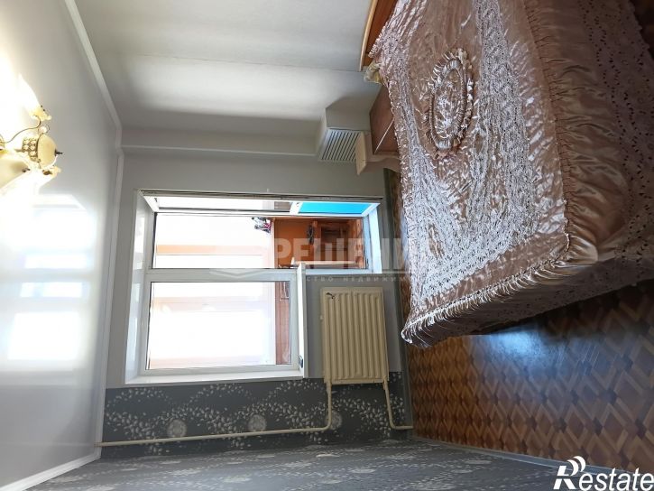 3-комн квартира Артема улица,95