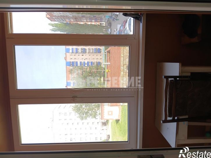 3-комн квартира Артема улица,95