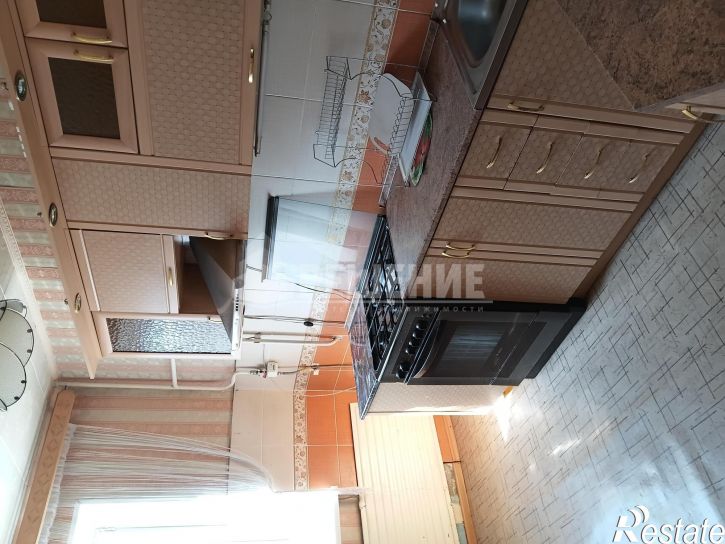 3-комн квартира Артема улица,95