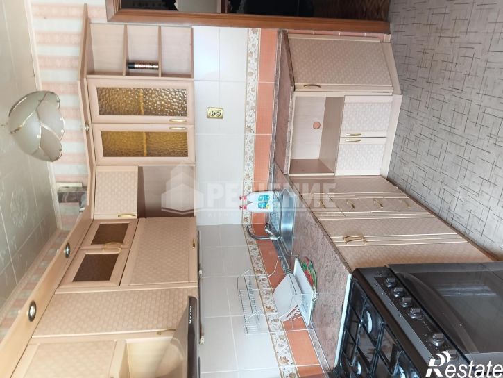 3-комн квартира Артема улица,95