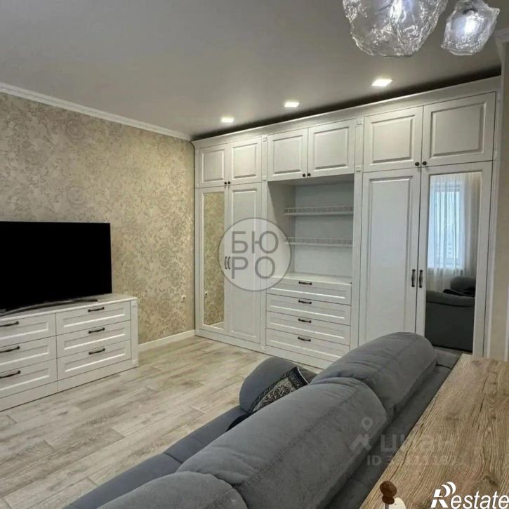 3-комн квартира пр-кт Октября, 46,  д. 46