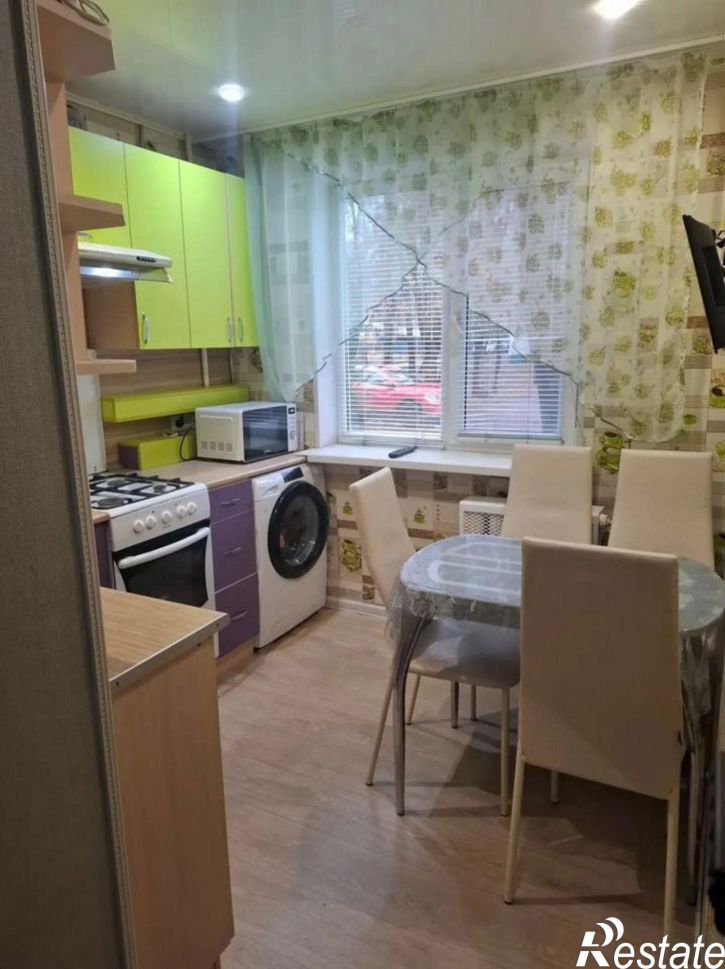 3-комн квартира пр-кт Октября, 53,  д. 53