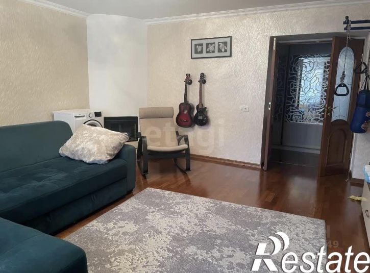 3-комн квартира Лазурная улица, 17,  д. 17