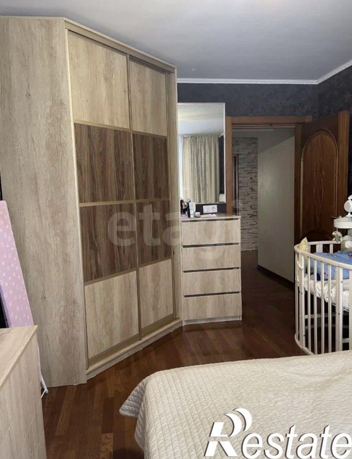 3-комн квартира Лазурная улица, 17,  д. 17