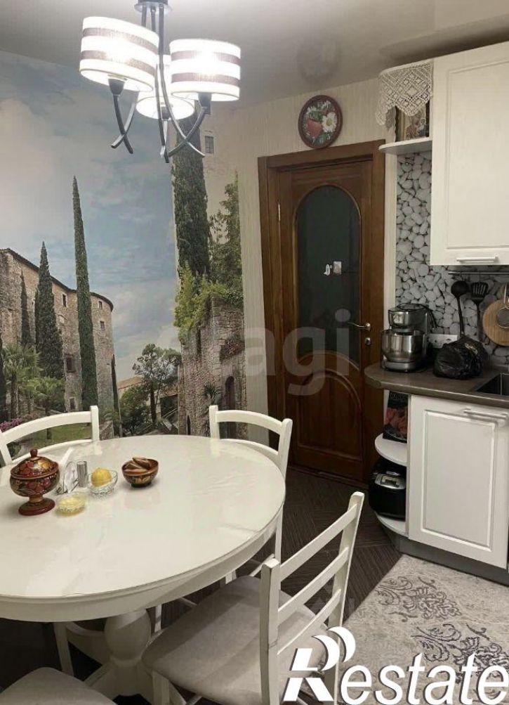 3-комн квартира Лазурная улица, 17,  д. 17