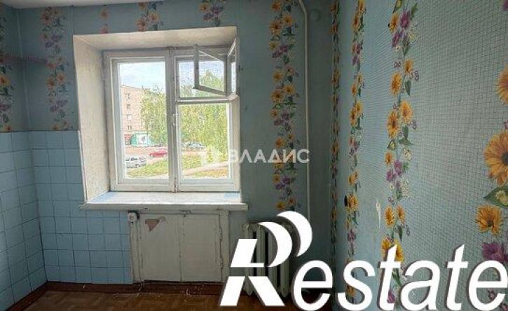 3-комн квартира улица Дружбы, 52,  д. 52