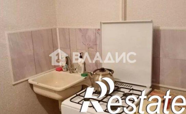 3-комн квартира улица Артёма, 15,  д. 15
